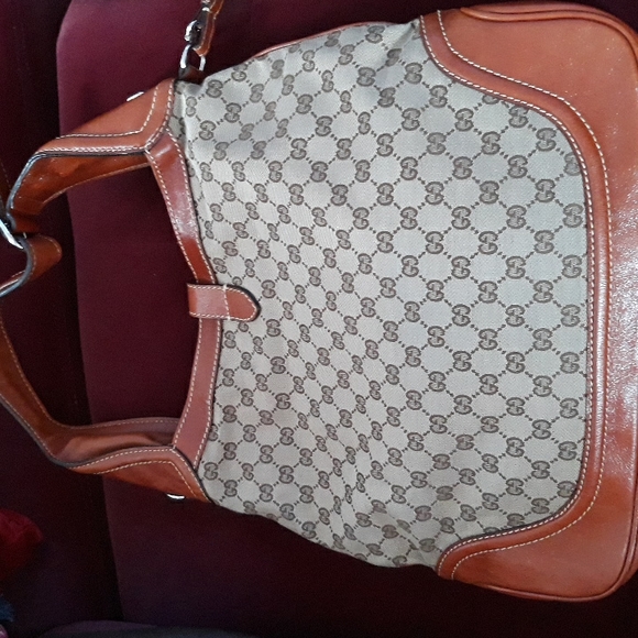 Gorgeous large authentic Guccu Hobo Bag - Picture 3 of 4